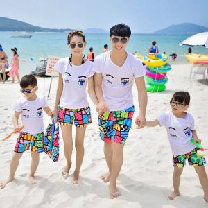 Áo đồng phục đi biển độc lạ hình con mắt lém lỉnh